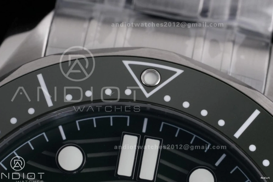 Ceramic Green V4 On Dial 1:1 Bracelet 8800 Edition Super Seamaster Green Bezel Asian Clone SS 300M Diver VSF Best 1222